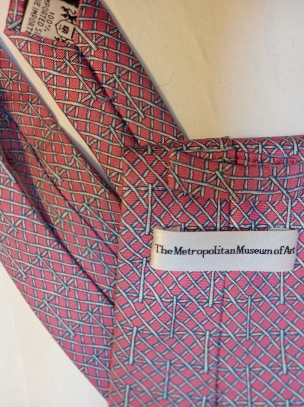 The Metropolitan Museum of Art Pink Geometric Design Silk Tie